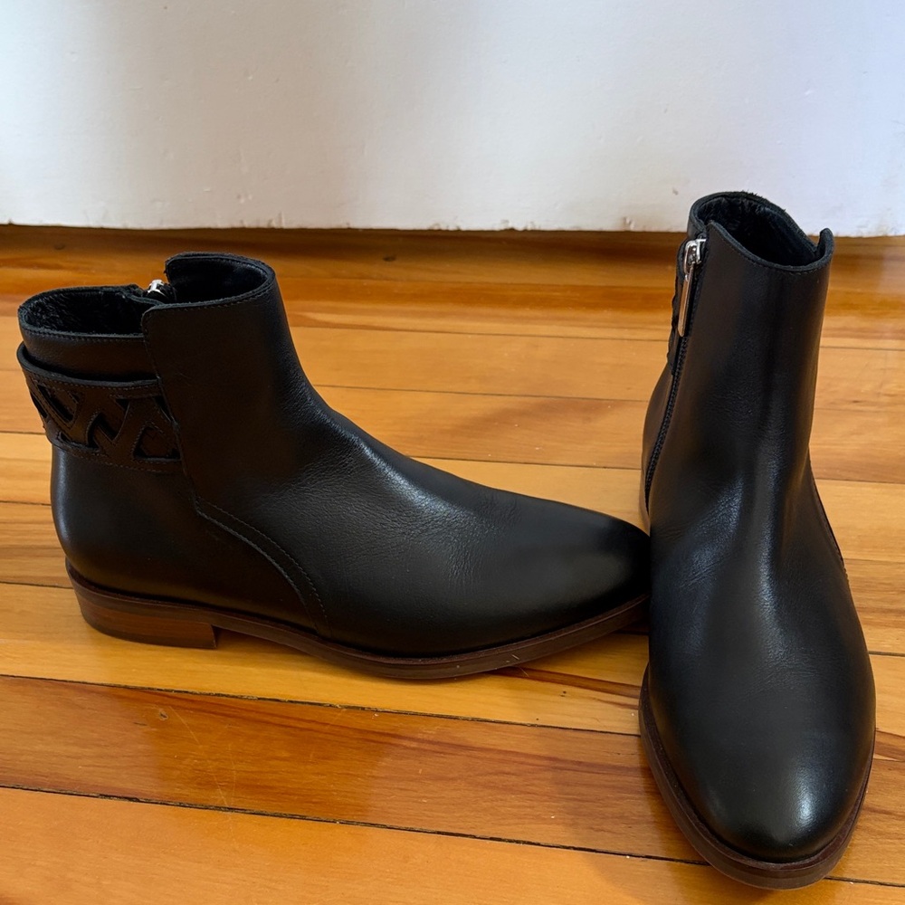 Aquatalia Raleigh Calf Leather Boots size 6.5 with braided detail on back